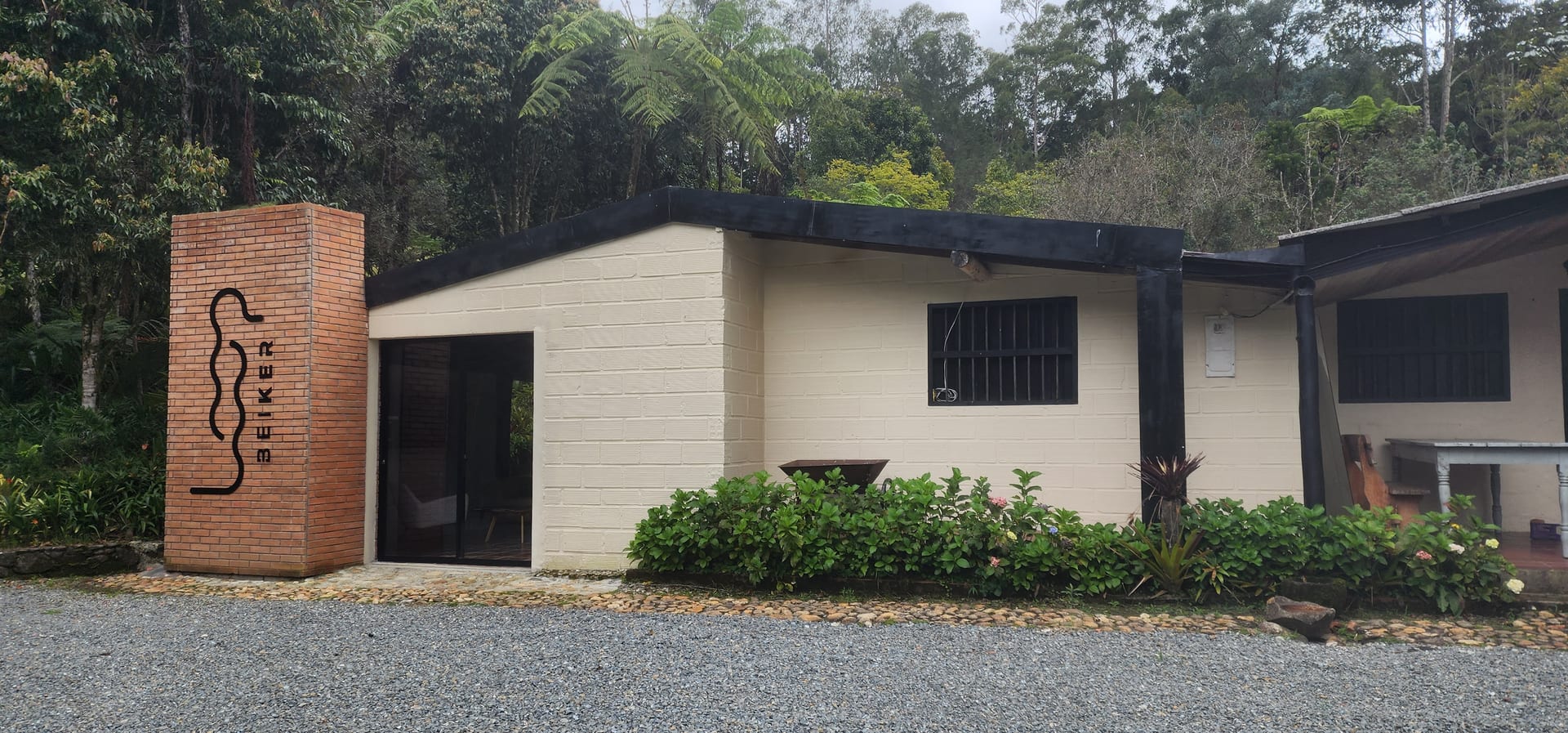 Sala de ventas — Espacio comercial de alto impacto